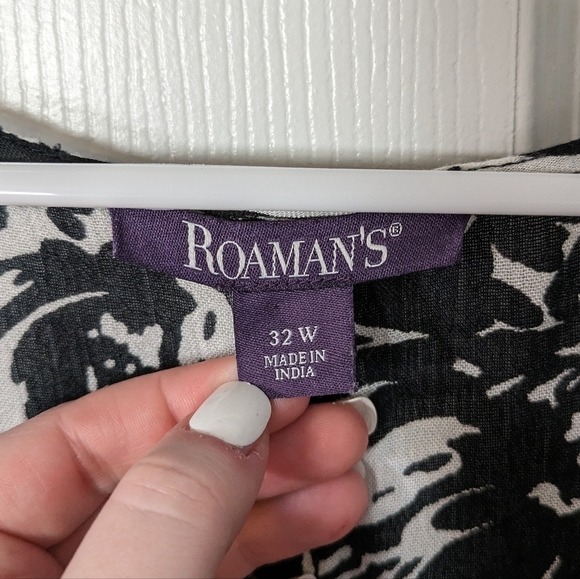 Roaman's Gauzy 100% Rayon Black & White Floral Print Button Down Tunic Size 32W - Picture 2 of 7
